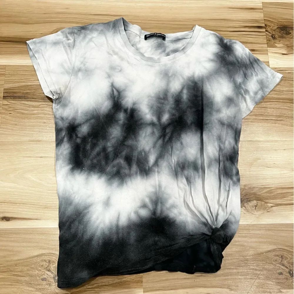 Brandy Melville Black and Grey Tie Dye Tie Short Sleeve Shirt Women’s One Size